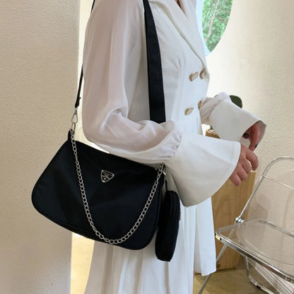 Verona Triangle Chic