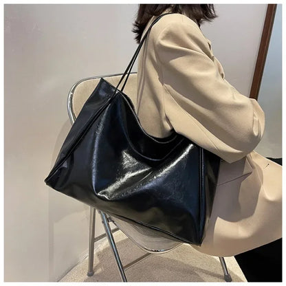 Serena Bordeaux Hobo