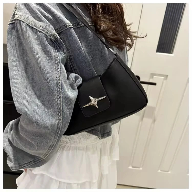 Elena Noir Star