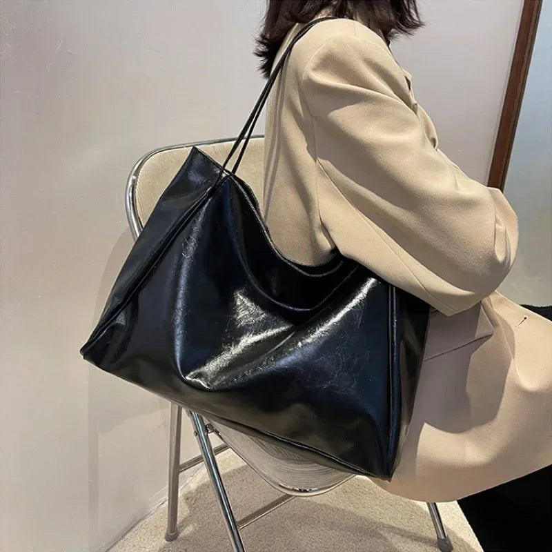 Serena Bordeaux Hobo