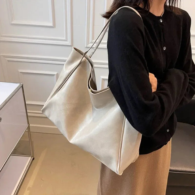 Serena Bordeaux Hobo