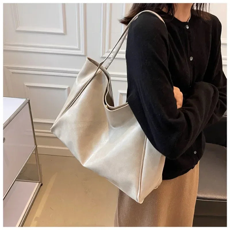 Serena Bordeaux Hobo